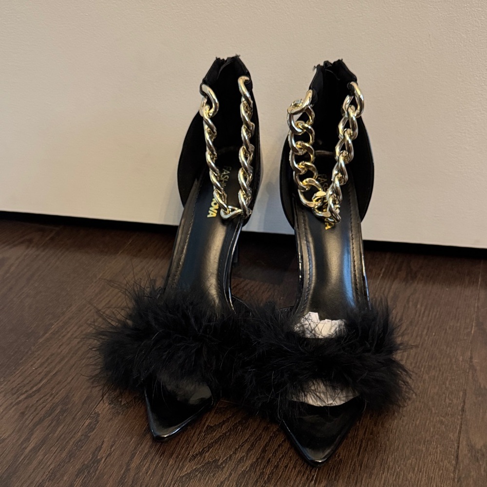 Elegant Black Feathered Women's Heels fashion nova 8.5